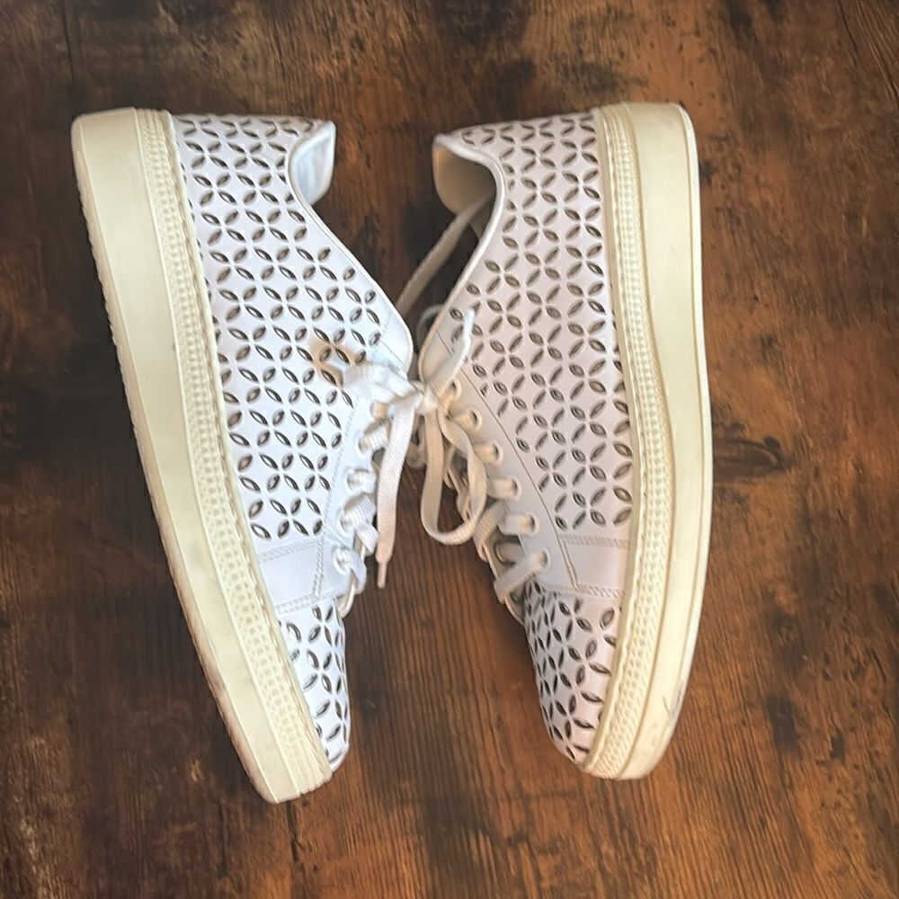 ALAÏA
White laser-cut leather sneaker size 35 / excellent - Picture 10 of 13